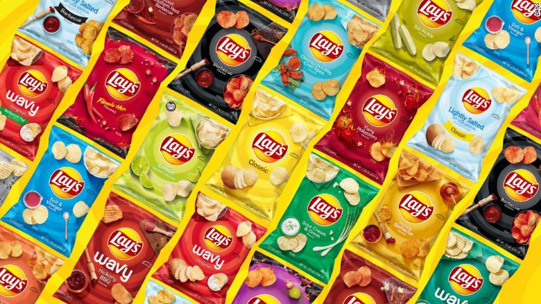 <span style = 'font-size:120%; font-weight: bold;'>Batata frita Lays</span><br>A embalagem de batatas fritas Lays foi redesenhada e com o novo logotipo dão ao produto o seu primeiro novo visual em 12...