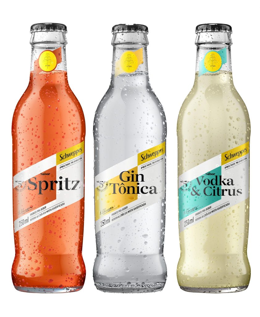 <span style = 'font-size:120%; font-weight: bold;'>Schweppes Premium Drinks</span><br>Gin Tônica, Spritz e  Vodka & Citrus são os três primeiros sabores de Schweppes Premium Drinks, nova linha de drinques p...