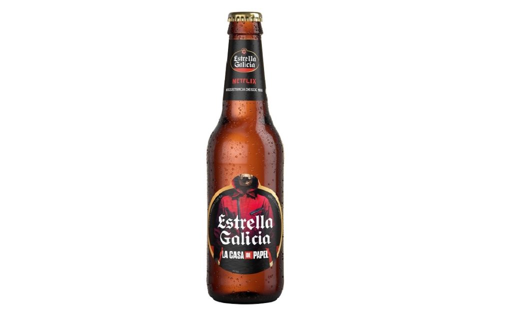 <span style = 'font-size:120%; font-weight: bold;'>Estrella Galicia - rótulos Casa de Papel</span><br>A marca de cervejas espanhola Estrella Galicia lança uma edição especial em parceria com a série La Casa de Papel, exibi...