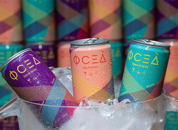 <span style = 'font-size:120%; font-weight: bold;'>Oceá - Drinks de Verano</span><br>Tendência na Europa e nos Estados Unidos, os drinques em lata começam a ganhar espaço no Brasil. 





...