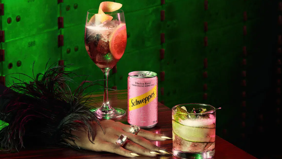 <span style = 'font-size:120%; font-weight: bold;'>Schweppes anuncia nova Tônica Rosé</span><br>A Schweppes, em comemoração aos seus 240 anos, resgata sua história e apresenta experiências que traduzem essa temática,...