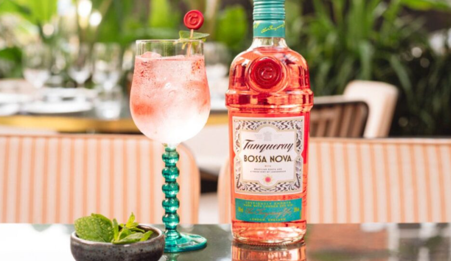 <span style = 'font-size:120%; font-weight: bold;'>Tanqueray cria sabor de gin inspirado no Rio de Janeiro</span><br>A Tanqueray, marca conhecida por liderar o desenvolvimento do gin no Brasil, anunciou recentemente o lançamento de um no...