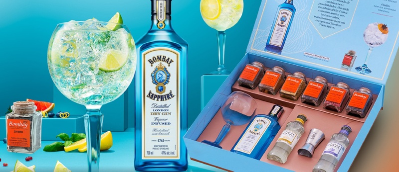 <span style = 'font-size:120%; font-weight: bold;'>Kit Bombay Sapphire e Bombay Herbs & Spices</span><br>A embalagem é uma parte importante na experiência do consumidor, e tudo isso fica mais elevado com a aplicação de enobre...